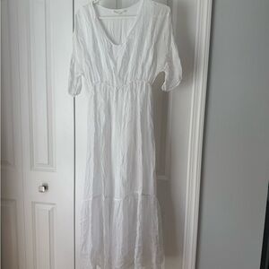 Elegant White Maxi Dress